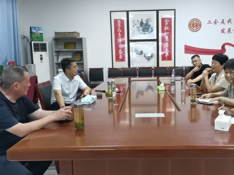 汶上县政府党组成员、副县长刘海韵来金秋农牧公司调研汶上芦花鸡产业发展情况