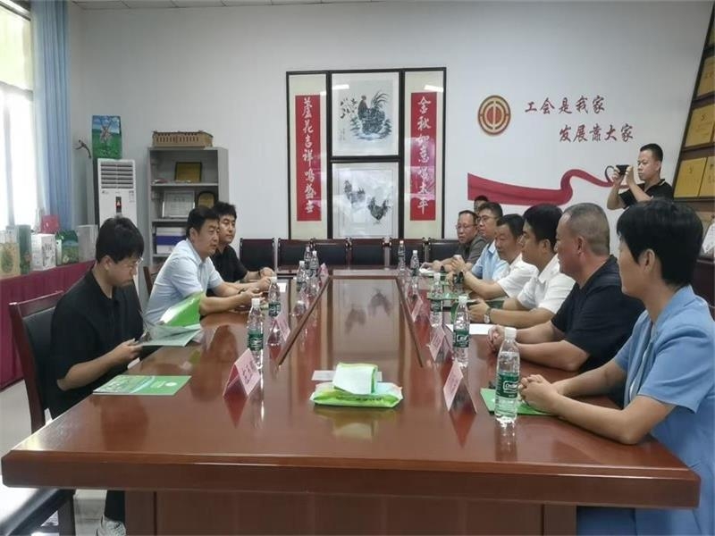 国家统计局山东调查总队党组成员、副总队长霍云峰一行莅临金秋农牧公司开展汶上芦花鸡养殖情况调研